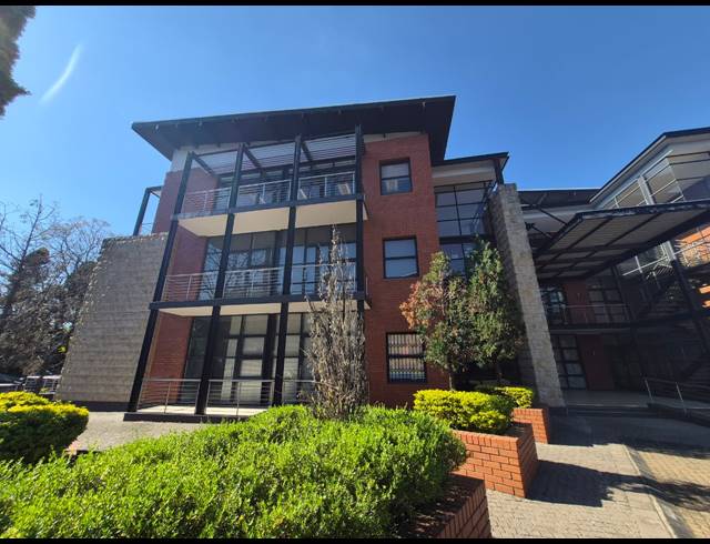 123M² OFFICE TO LET IN SANDTON CENTRAL